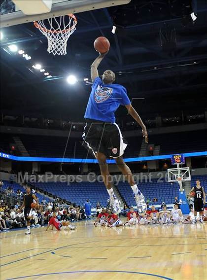 Thumbnail 2 in Feinberg Academic All-American Classic photogallery.