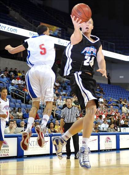 Thumbnail 3 in Feinberg Academic All-American Classic photogallery.