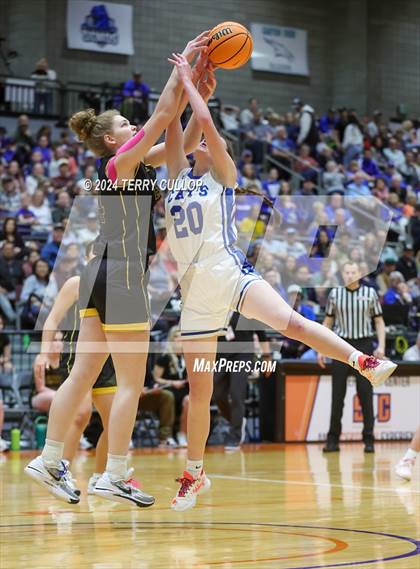 Thumbnail 3 in Emery vs. Richfield (UHSAA 3A Final) photogallery.