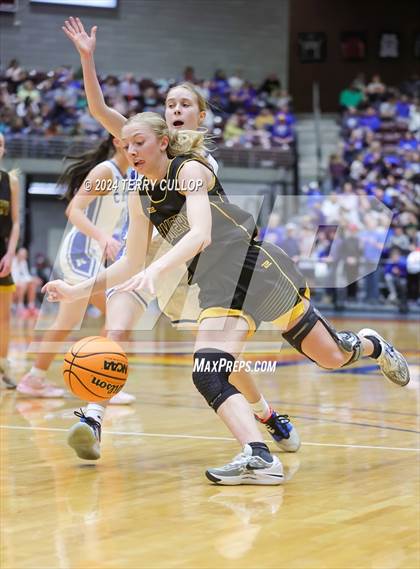 Thumbnail 2 in Emery vs. Richfield (UHSAA 3A Final) photogallery.