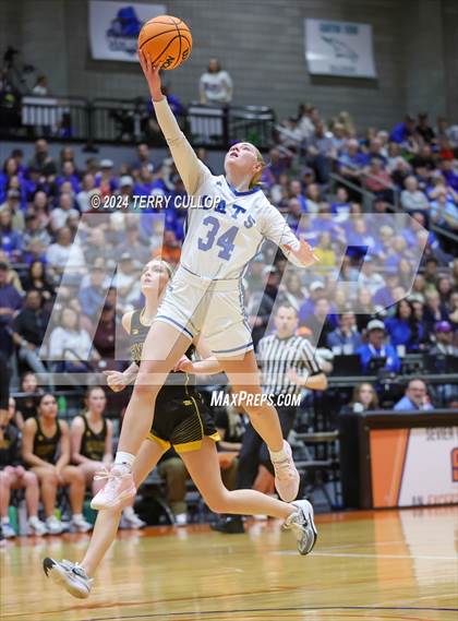 Thumbnail 2 in Emery vs. Richfield (UHSAA 3A Final) photogallery.