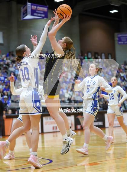 Thumbnail 2 in Emery vs. Richfield (UHSAA 3A Final) photogallery.