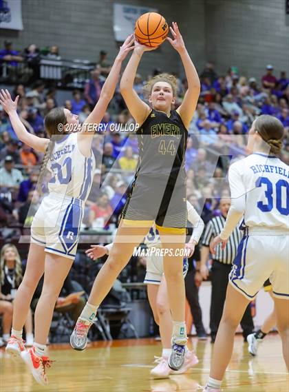 Thumbnail 2 in Emery vs. Richfield (UHSAA 3A Final) photogallery.