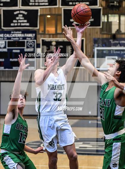 Thumbnail 1 in Miramonte vs. Drake photogallery.