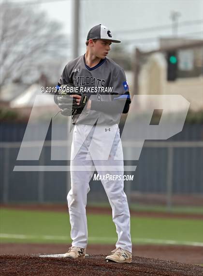Thumbnail 1 in Guyer [John H.] vs Round Rock (Highland Park Tournament) photogallery.