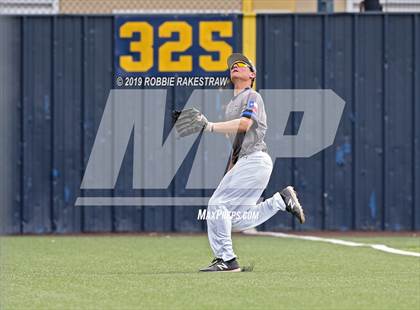 Thumbnail 2 in Guyer [John H.] vs Round Rock (Highland Park Tournament) photogallery.