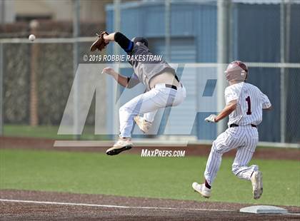 Thumbnail 2 in Guyer [John H.] vs Round Rock (Highland Park Tournament) photogallery.