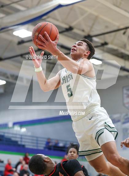 Thumbnail 1 in Raytown South vs. Lafayette (MSHSAA Class 4 Quarterfinal) photogallery.