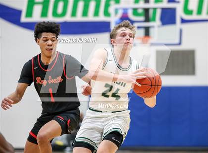 Thumbnail 3 in Raytown South vs. Lafayette (MSHSAA Class 4 Quarterfinal) photogallery.