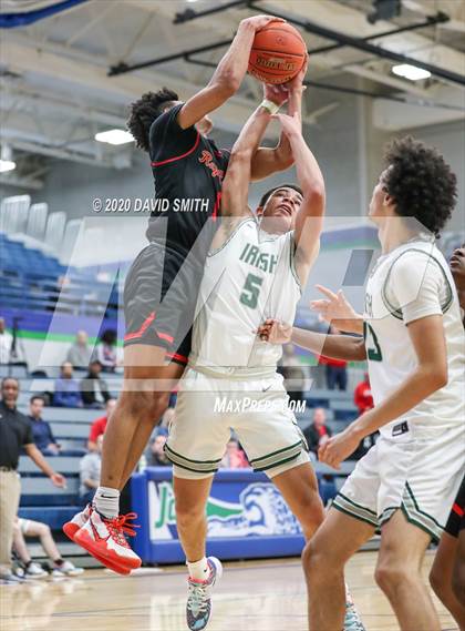 Thumbnail 2 in Raytown South vs. Lafayette (MSHSAA Class 4 Quarterfinal) photogallery.