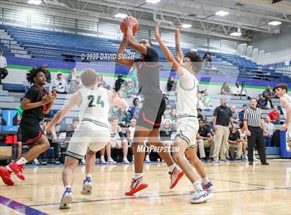 Thumbnail 1 in Raytown South vs. Lafayette (MSHSAA Class 4 Quarterfinal) photogallery.