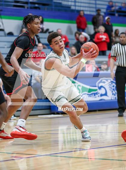 Thumbnail 3 in Raytown South vs. Lafayette (MSHSAA Class 4 Quarterfinal) photogallery.