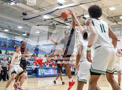 Thumbnail 2 in Raytown South vs. Lafayette (MSHSAA Class 4 Quarterfinal) photogallery.