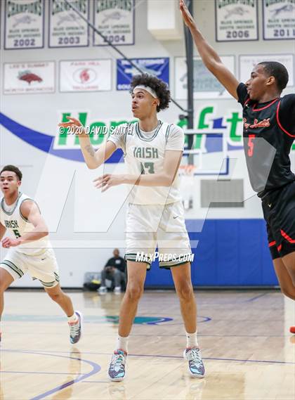 Thumbnail 2 in Raytown South vs. Lafayette (MSHSAA Class 4 Quarterfinal) photogallery.
