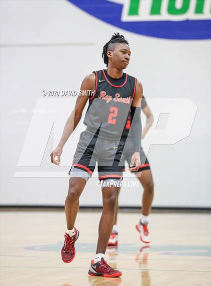 Thumbnail 2 in Raytown South vs. Lafayette (MSHSAA Class 4 Quarterfinal) photogallery.