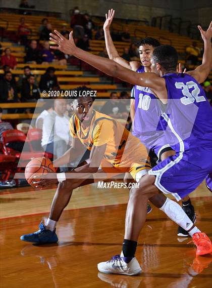 Thumbnail 2 in Rancho Christian vs. Gonzaga (Nike Extravaganza) photogallery.