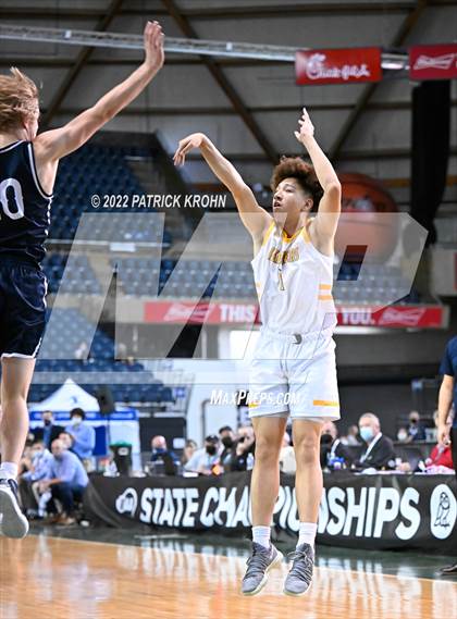 Thumbnail 2 in Olympia vs. Mariner (WIAA 4A Round 1 State Playoff)  photogallery.