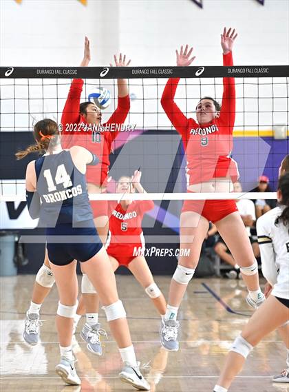 Thumbnail 3 in Vista Murrieta vs. Redondo Union (Durango Fall Classic) photogallery.