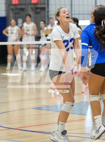 Thumbnail 3 in Norco vs. White River (Nike TOC Southwest) photogallery.