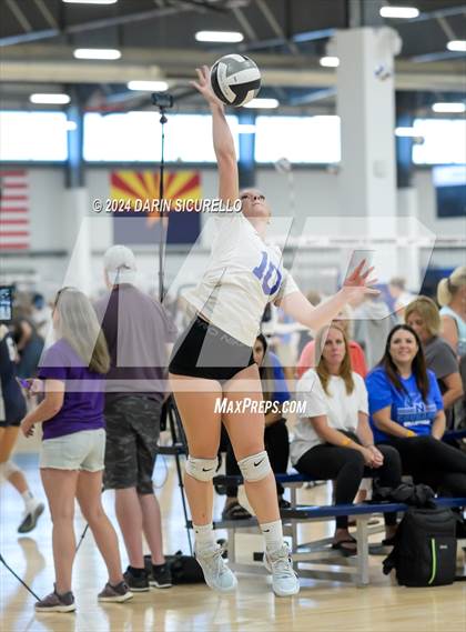 Thumbnail 2 in Norco vs. White River (Nike TOC Southwest) photogallery.