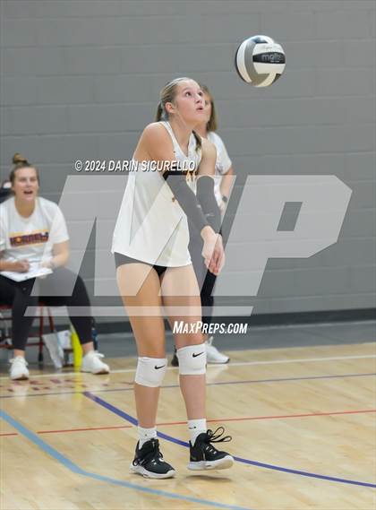 Thumbnail 1 in Norco vs. White River (Nike TOC Southwest) photogallery.