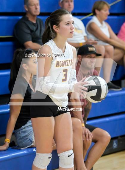Thumbnail 2 in Norco vs. White River (Nike TOC Southwest) photogallery.