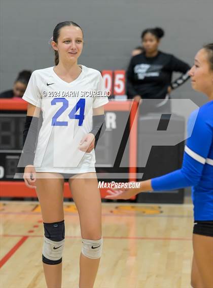 Thumbnail 2 in Norco vs. White River (Nike TOC Southwest) photogallery.