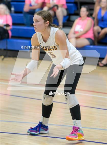Thumbnail 1 in Norco vs. White River (Nike TOC Southwest) photogallery.