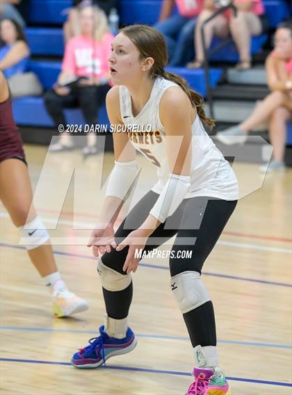 Thumbnail 1 in Norco vs. White River (Nike TOC Southwest) photogallery.