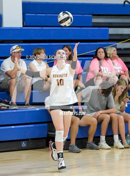 Thumbnail 1 in Norco vs. White River (Nike TOC Southwest) photogallery.