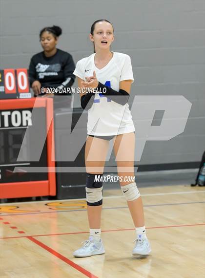 Thumbnail 2 in Norco vs. White River (Nike TOC Southwest) photogallery.