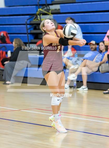 Thumbnail 2 in Norco vs. White River (Nike TOC Southwest) photogallery.