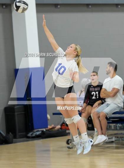 Thumbnail 3 in Norco vs. White River (Nike TOC Southwest) photogallery.