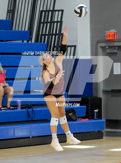 Thumbnail 2 in Norco vs. White River (Nike TOC Southwest) photogallery.