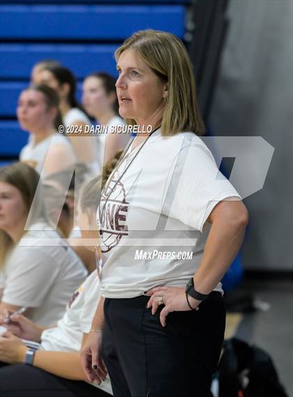 Thumbnail 3 in Norco vs. White River (Nike TOC Southwest) photogallery.