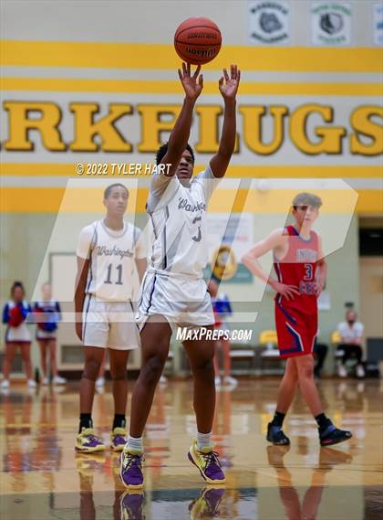 Thumbnail 2 in Indian Creek vs. Indianapolis Washington (IHSAA 3A Sectional) photogallery.