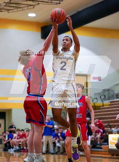 Thumbnail 3 in Indian Creek vs. Indianapolis Washington (IHSAA 3A Sectional) photogallery.