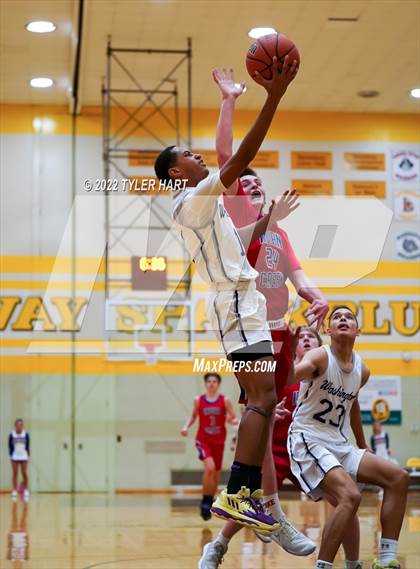 Thumbnail 1 in Indian Creek vs. Indianapolis Washington (IHSAA 3A Sectional) photogallery.