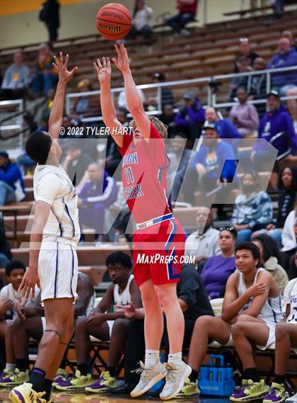 Thumbnail 3 in Indian Creek vs. Indianapolis Washington (IHSAA 3A Sectional) photogallery.