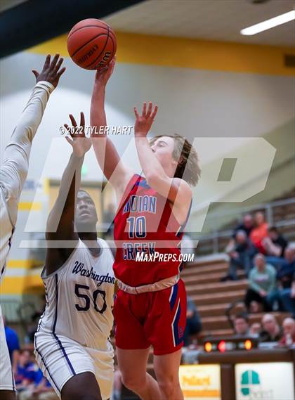 Thumbnail 3 in Indian Creek vs. Indianapolis Washington (IHSAA 3A Sectional) photogallery.