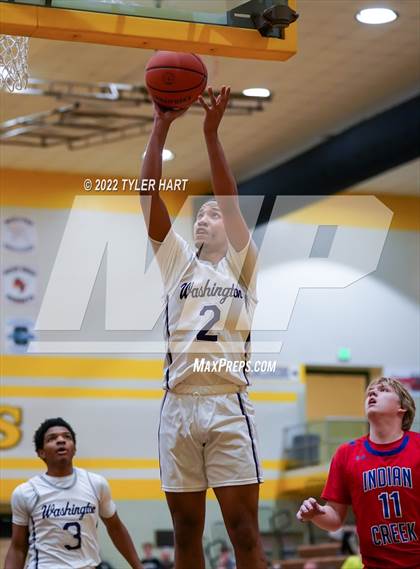Thumbnail 3 in Indian Creek vs. Indianapolis Washington (IHSAA 3A Sectional) photogallery.