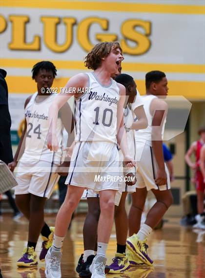 Thumbnail 2 in Indian Creek vs. Indianapolis Washington (IHSAA 3A Sectional) photogallery.