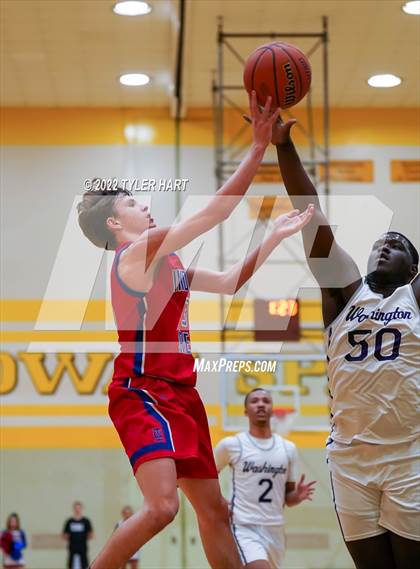 Thumbnail 1 in Indian Creek vs. Indianapolis Washington (IHSAA 3A Sectional) photogallery.