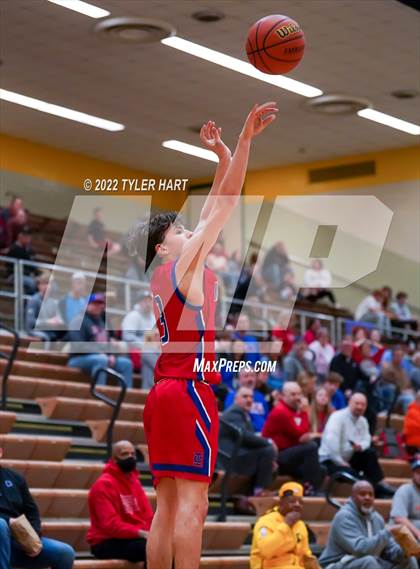 Thumbnail 3 in Indian Creek vs. Indianapolis Washington (IHSAA 3A Sectional) photogallery.