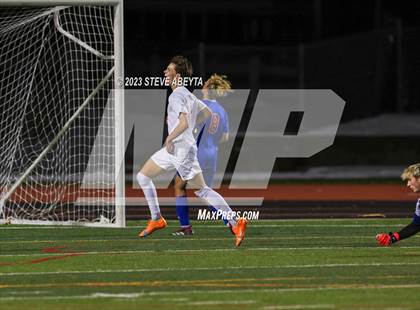 Thumbnail 1 in Regis Jesuit @ Cherry Creek (CHSAA 5A Second Round) photogallery.