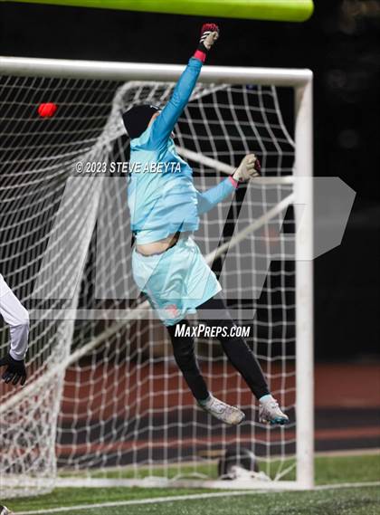 Thumbnail 2 in Regis Jesuit @ Cherry Creek (CHSAA 5A Second Round) photogallery.