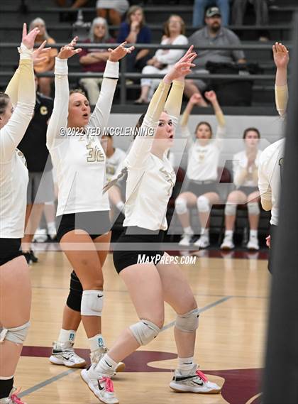 Thumbnail 2 in Clinton @ Perryville photogallery.