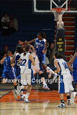 Thumbnail 2 in La Jolla Country Day vs. Windward (CIF SoCal D4 Final) photogallery.