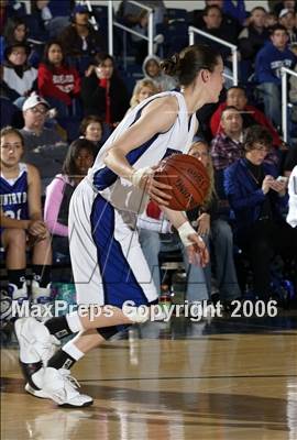 Thumbnail 3 in La Jolla Country Day vs. Windward (CIF SoCal D4 Final) photogallery.