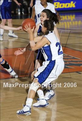 Thumbnail 2 in La Jolla Country Day vs. Windward (CIF SoCal D4 Final) photogallery.